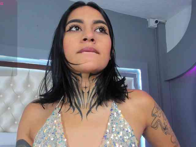NicolleSweett04 webcam