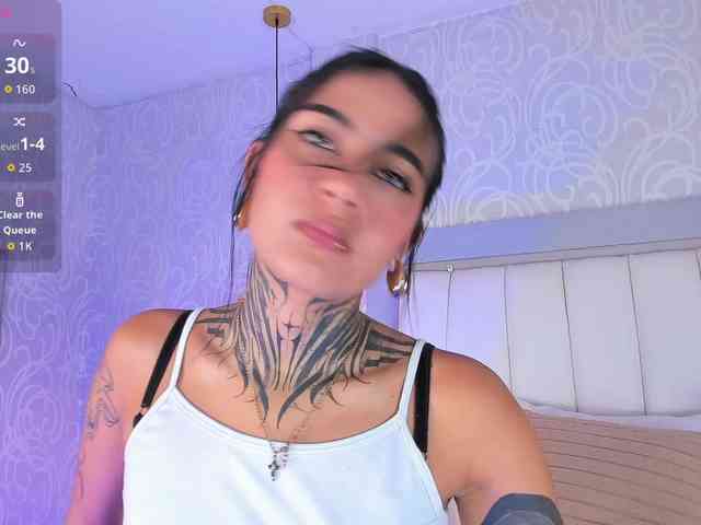 NicolleSweett04 webcam