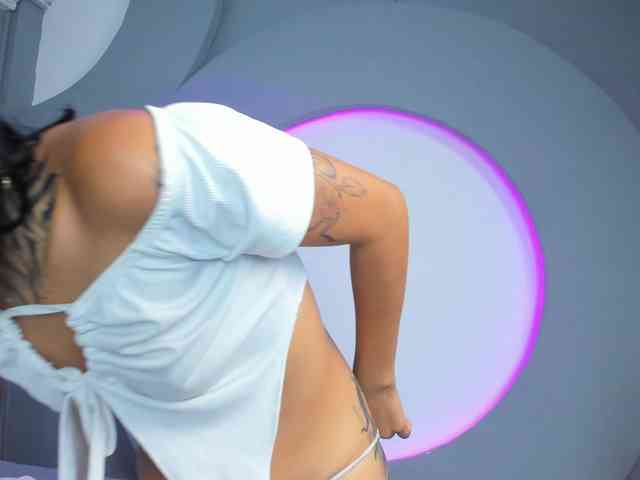 NicolleSweett04