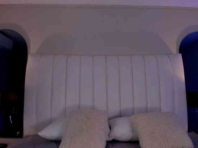 NicolleSweett04 webcam