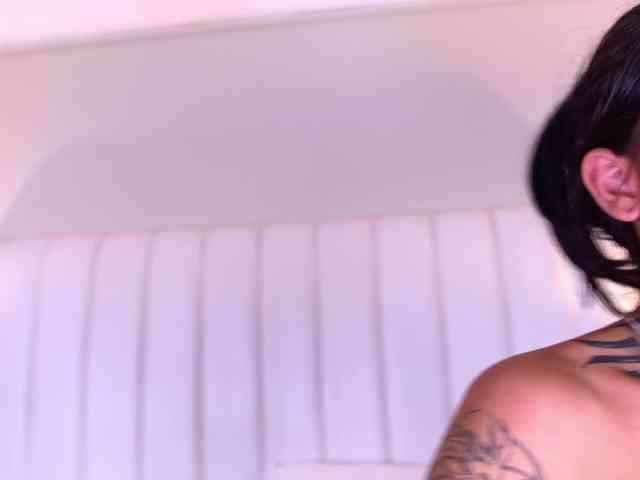 NicolleSweett04