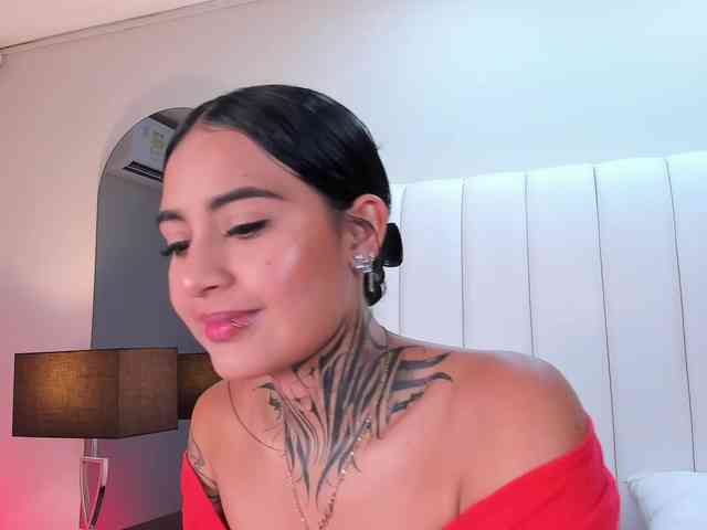 NicolleSweett04 webcam