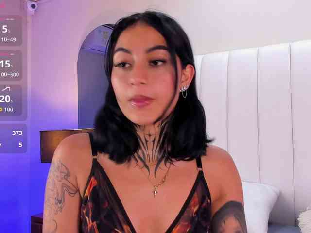 NicolleSweett04 webcam