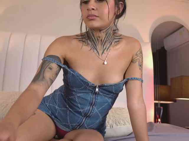 NicolleSweett04