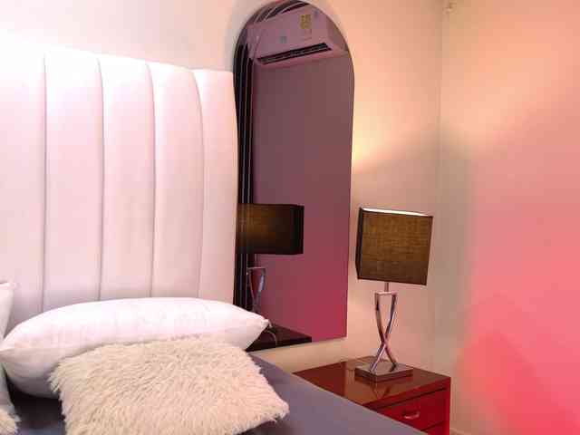 NicolleSweett04 webcam
