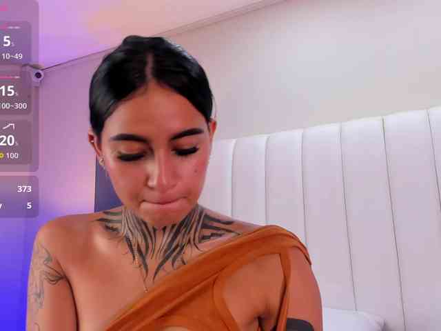 NicolleSweett04 webcam