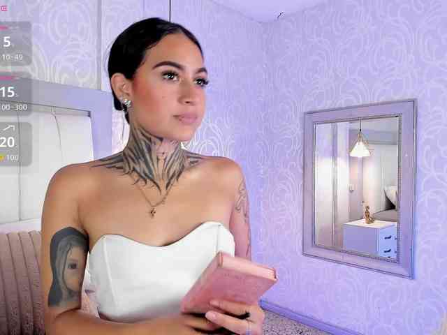 NicolleSweett04
