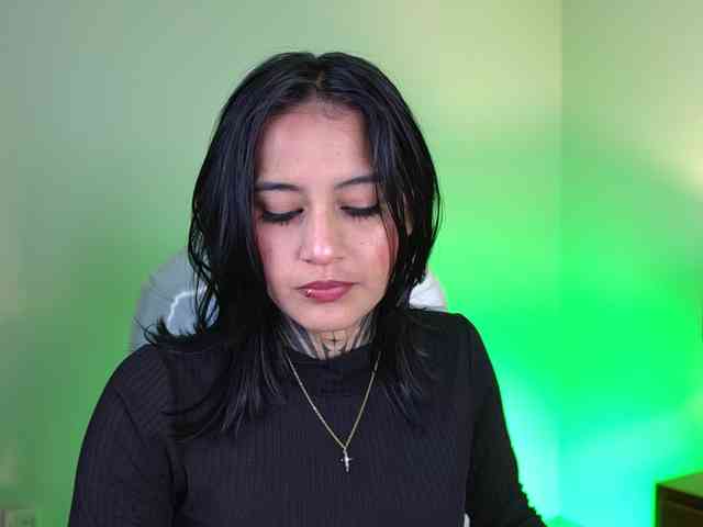 NicolleSweett04 webcam
