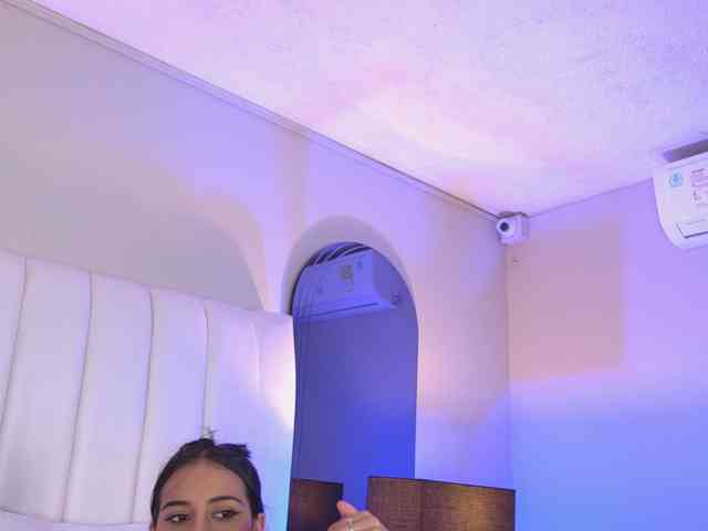 NicolleSweett04