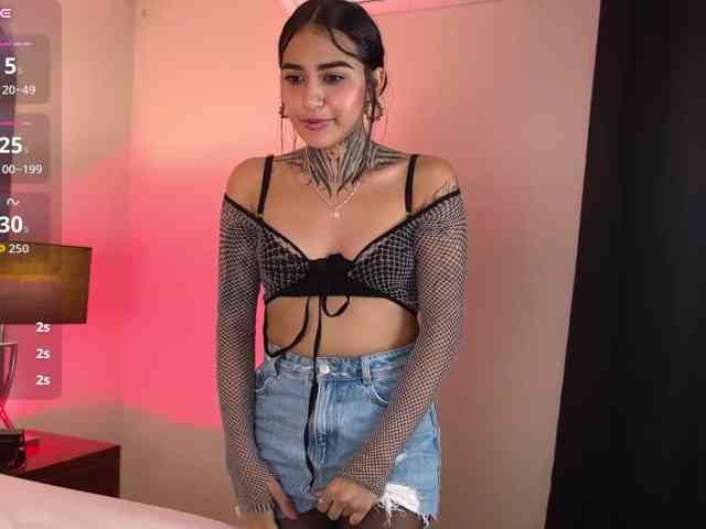 NicolleSweett04