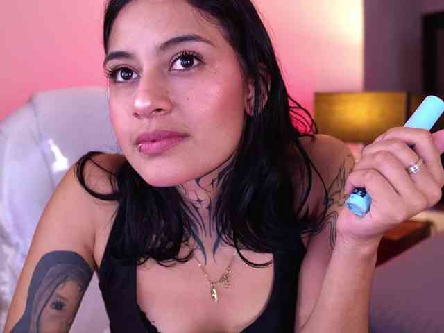 NicolleSweett04 webcam