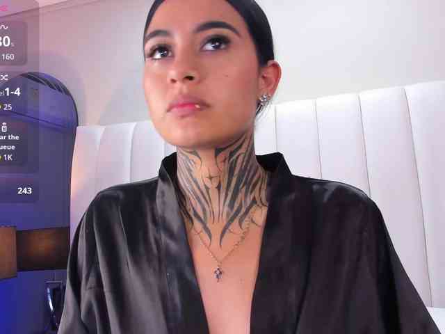 NicolleSweett04 webcam