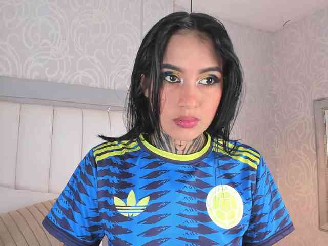 NicolleSweett04 webcam