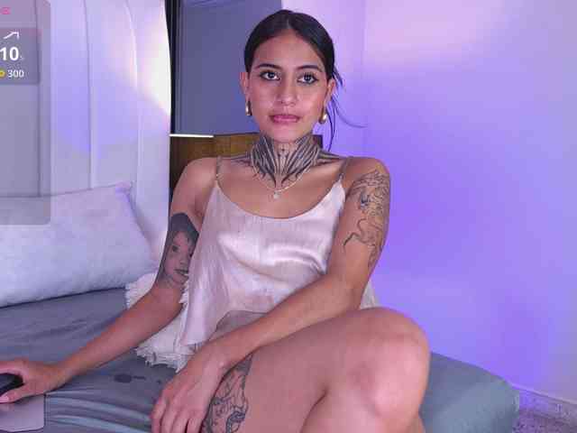 NicolleSweett04 webcam