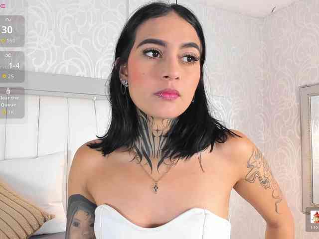 NicolleSweett04 webcam