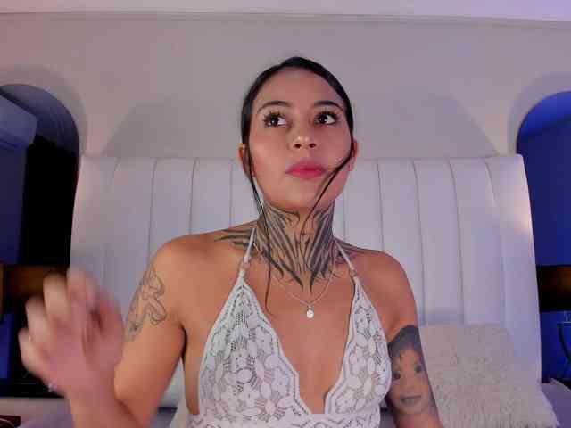 NicolleSweett04 webcam