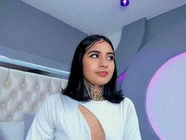 NicolleSweett04 webcam