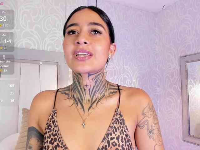 NicolleSweett04 webcam