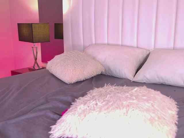 NicolleSweett04 NicolleSweett04