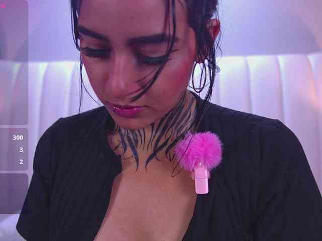 NicolleSweett04 webcam