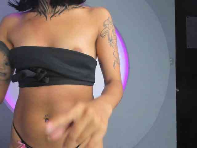 NicolleSweett04 webcam