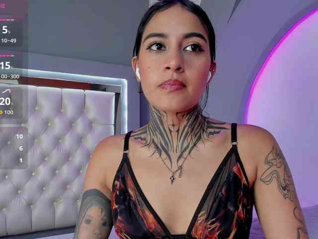 NicolleSweett04