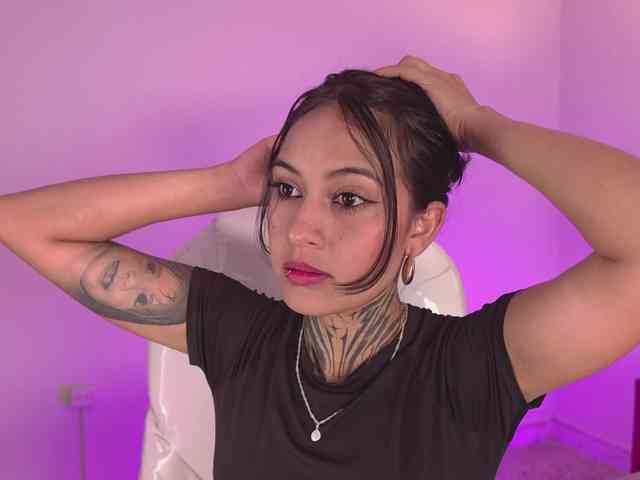 NicolleSweett04