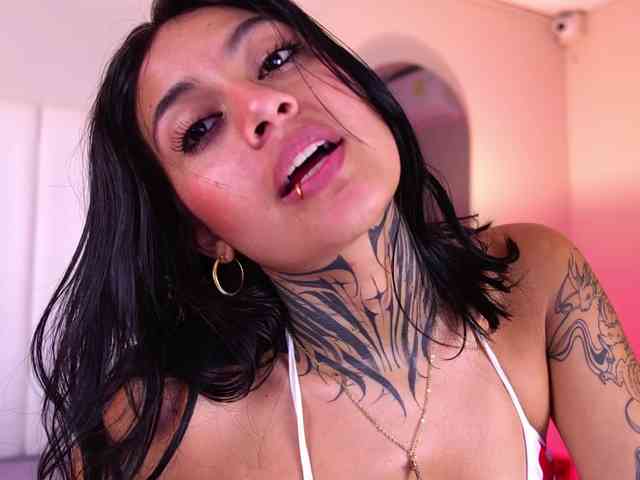 NicolleSweett04 webcam