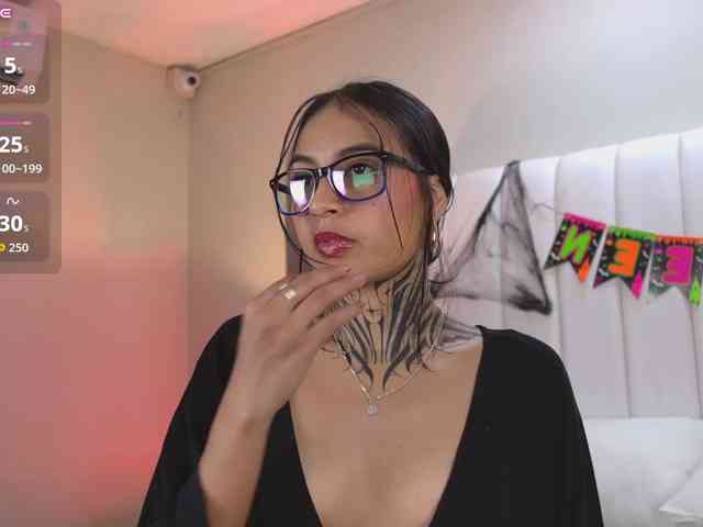 NicolleSweett04
