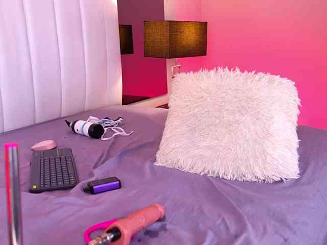 NicolleSweett04 NicolleSweett04