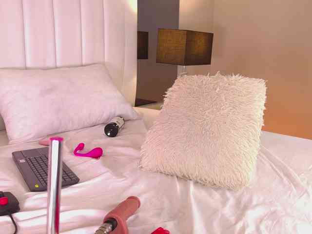 NicolleSweett04 NicolleSweett04