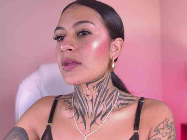 NicolleSweett04 webcam