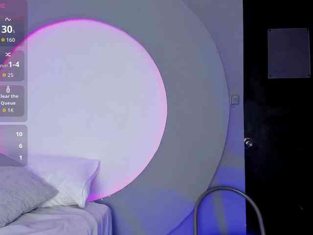 NicolleSweett04 webcam
