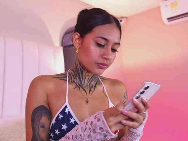 NicolleSweett04