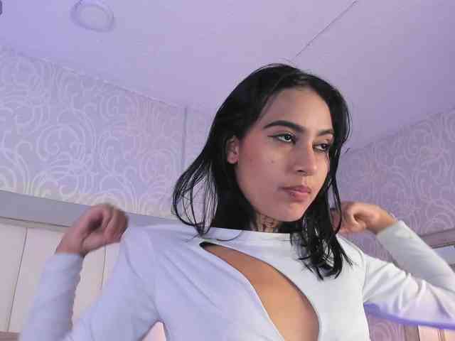 NicolleSweett04