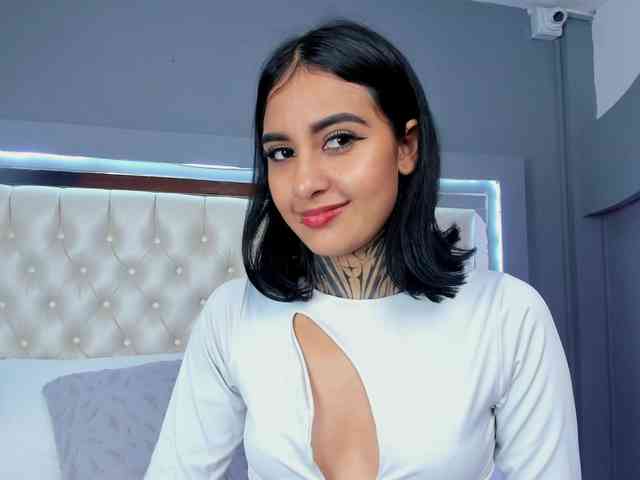 NicolleSweett04
