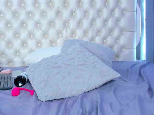 NicolleSweett04 webcam