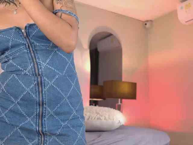 NicolleSweett04 NicolleSweett04