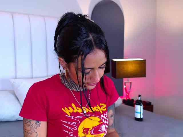 NicolleSweett04
