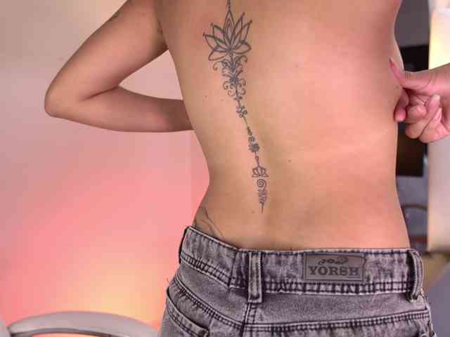 NicolleSweett04 webcam