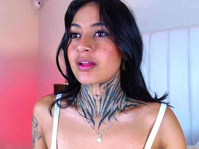 NicolleSweett04