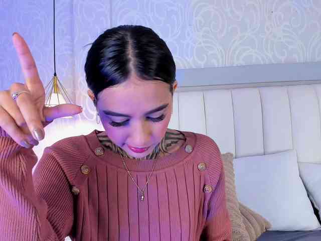 NicolleSweett04