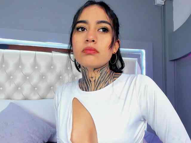 NicolleSweett04