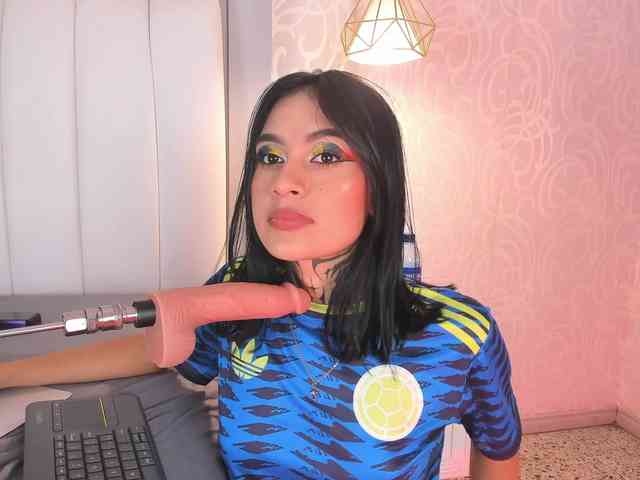 NicolleSweett04