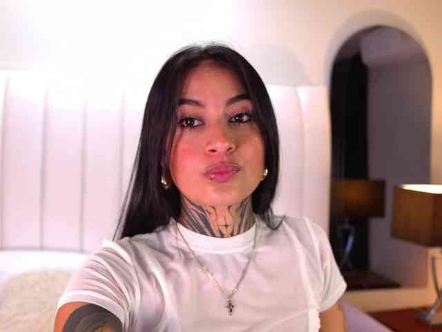 NicolleSweett04 NicolleSweett04