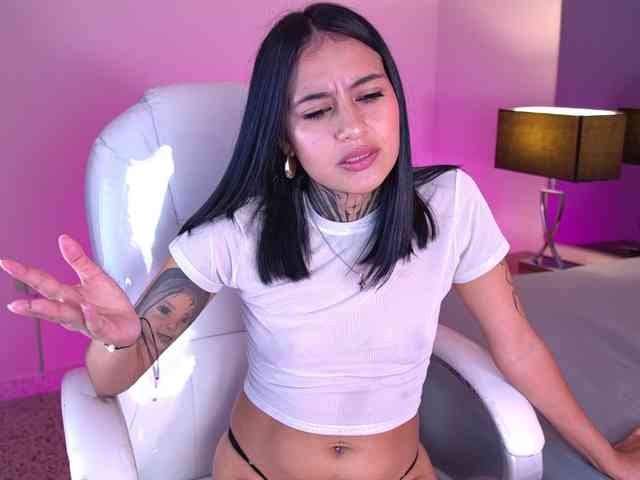 NicolleSweett04