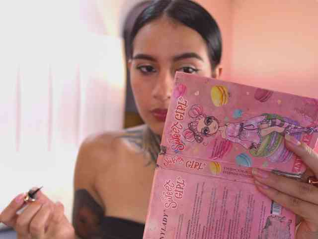 NicolleSweett04 webcam