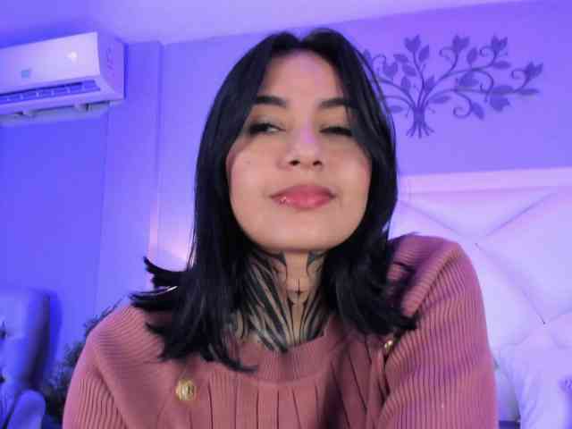 NicolleSweett04 webcam
