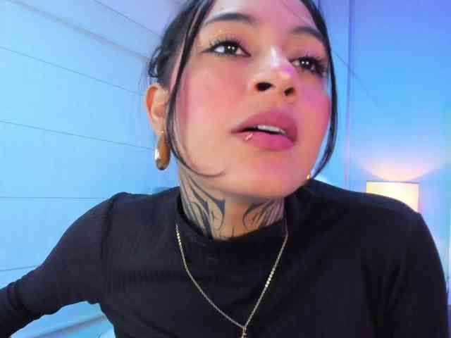 NicolleSweett04 webcam