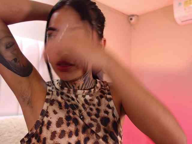 NicolleSweett04 webcam
